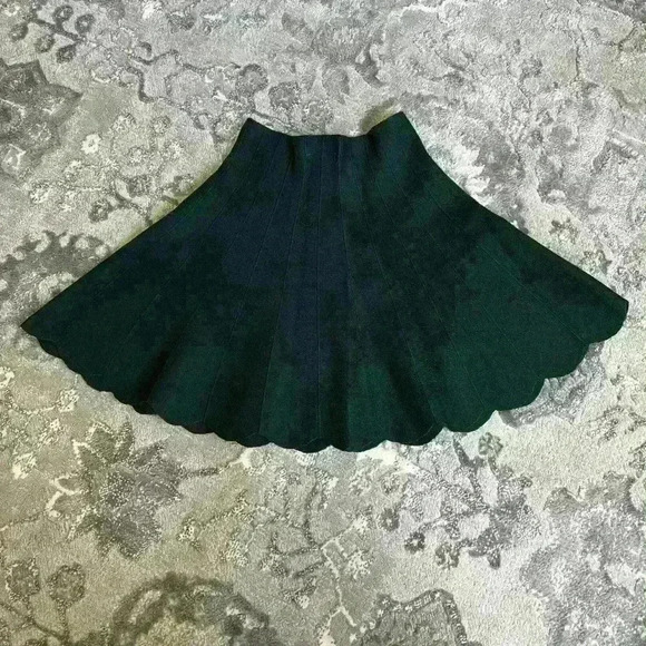 SOLD Women's Green Scalloped Mini Skirt - Picture 4 of 7